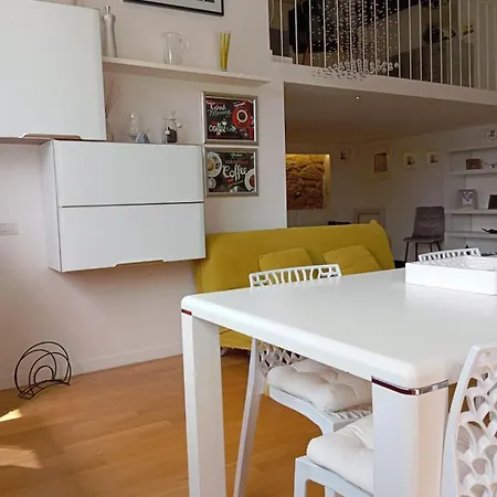 Lägenhet Astoria Apartment, Tra Storia E Mare