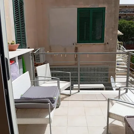 Astoria Apartment, Tra Storia E Mare