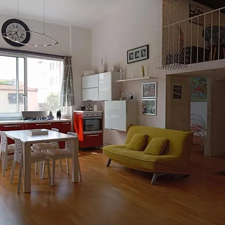 Astoria Apartment, Tra Storia E Mare Apartman *